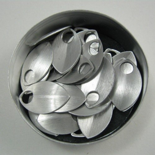 Kleine geborstelde aluminium schubben