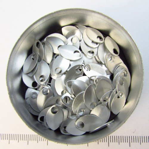 Mini mat zilverkleurige aluminium schubben